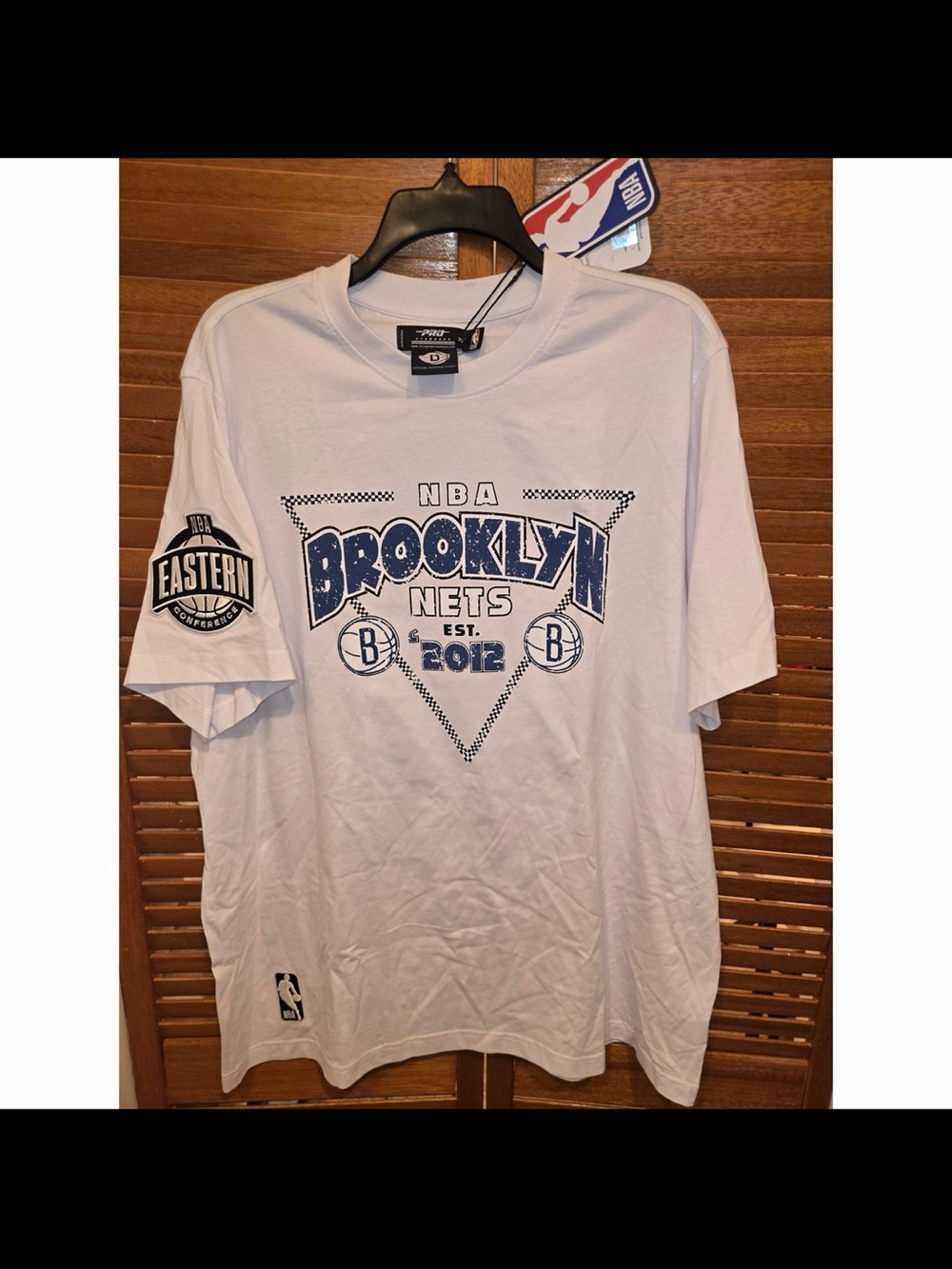 Brooklyn Nets Pro Standard NBA Mens XL White Graphic T-Shirt